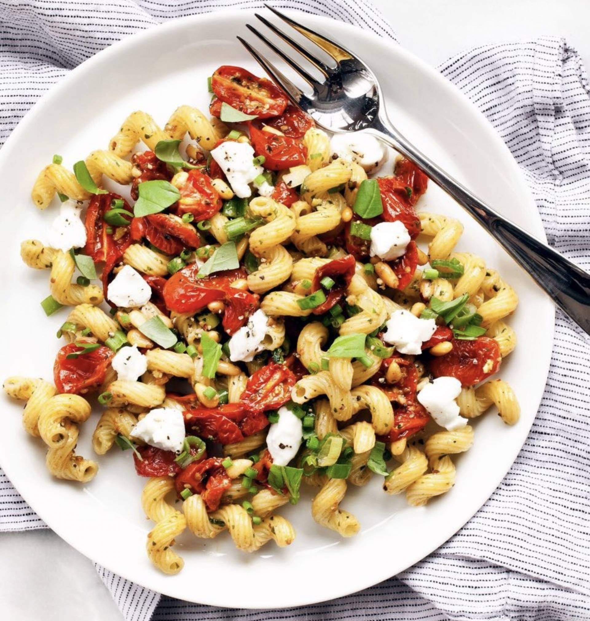 Roasted Tomato Caprese Pasta wth Herbed Salmon